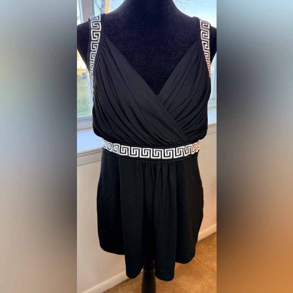 WHBM Y2K Black sleeveless V Neck empire waist chic Greek lightweight shirt med